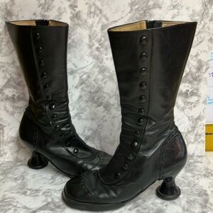 Fluevog Babycake Black mid-height Women's Boots with buttons size 9